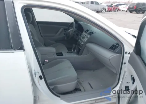 2007 Toyota Camry Le z USA, uszkodzony, nr VIN JTNBE46K673097560